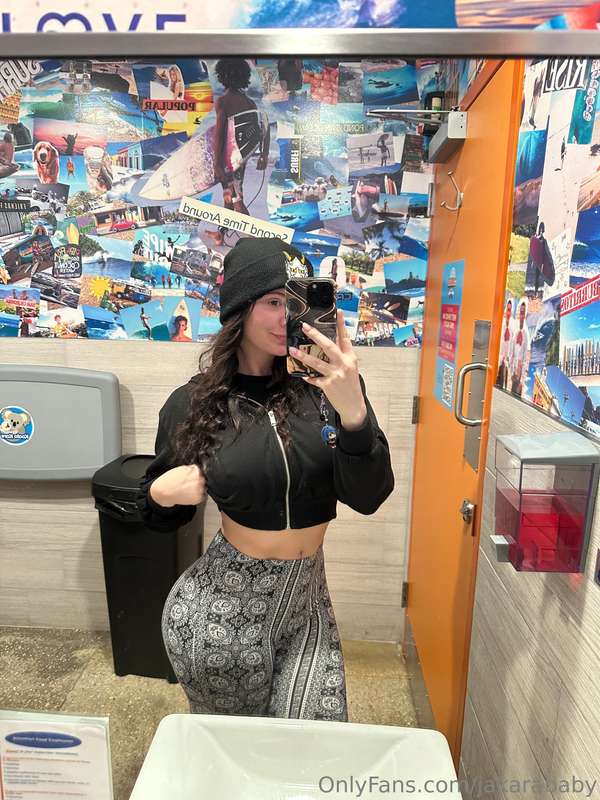 aren't these pants so cute!! :)