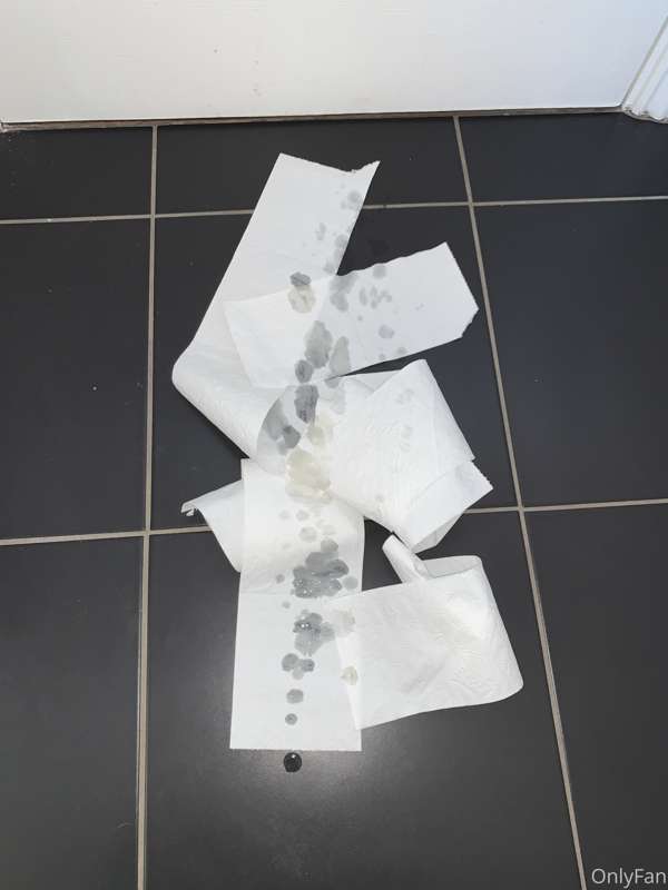 Well what a mess I made🤷🏻‍♂️💦

Who wants these wipes?😈

Make..