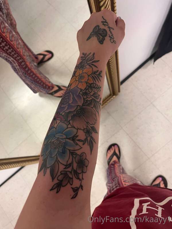 guess who got her tattoo colored today?😇 1