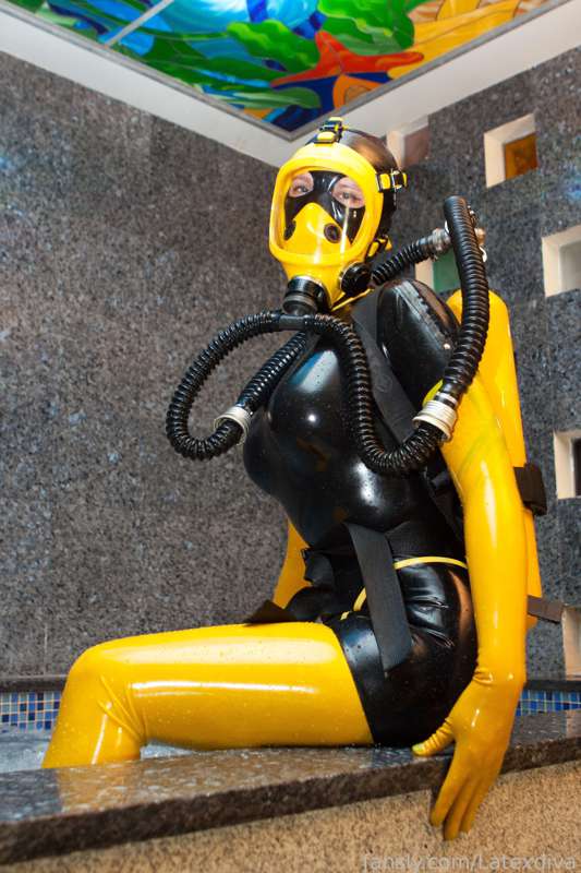 Latexdiva - Fansly - 23 Sep, 2022 5