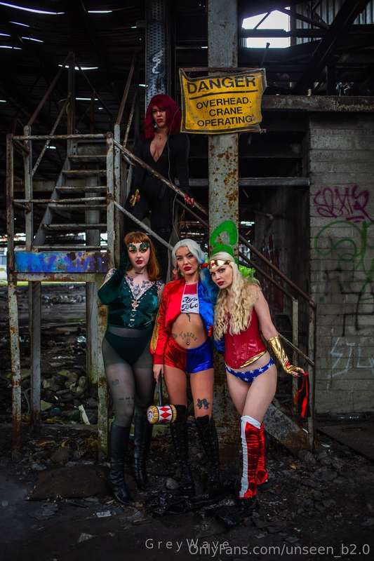 Dc vs Marvel video dropping today!! @extra_sarah @ittybittyp.. 7
