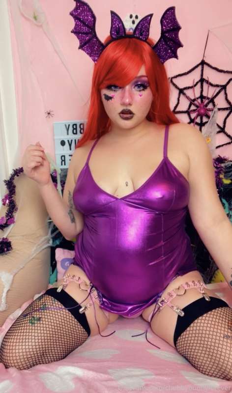 🖤💜🖤💜 BAT GIRL 💜🖤💜🖤
swipe for tons of pics of my fat thighs p.. 23
