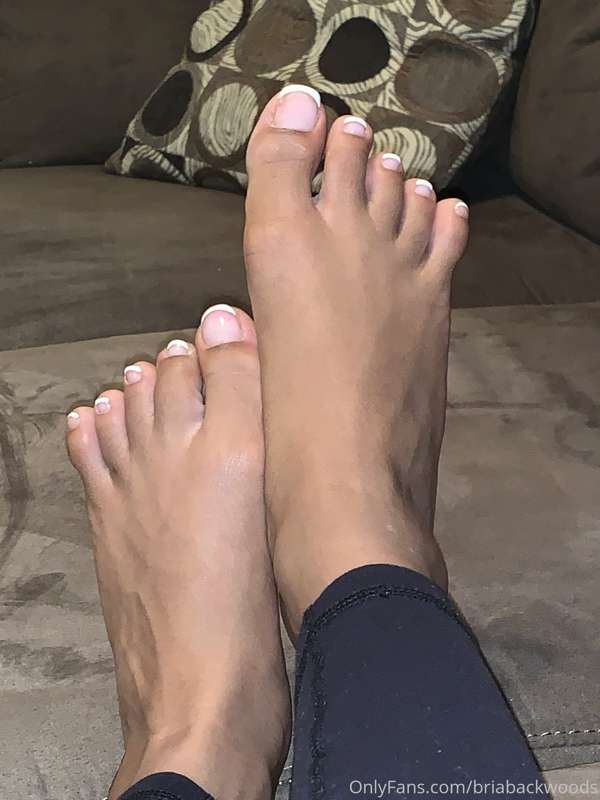 so who’s paying for my next pedicure? 👣 3