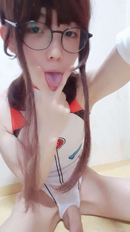 lot of people ask me about my penis size
It looks big, but i.. 8