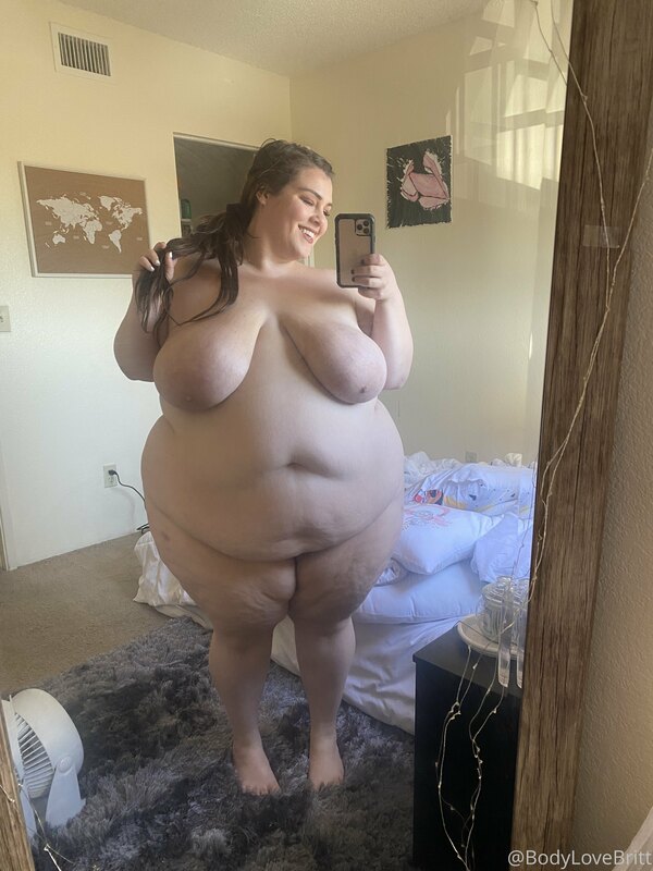 BIG 😉 filming a belly & pussy video for my rebillers soon..... 3