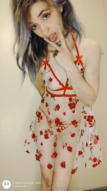 Pixiesmoxie - Onlyfans - 24 Nov, 2024 8
