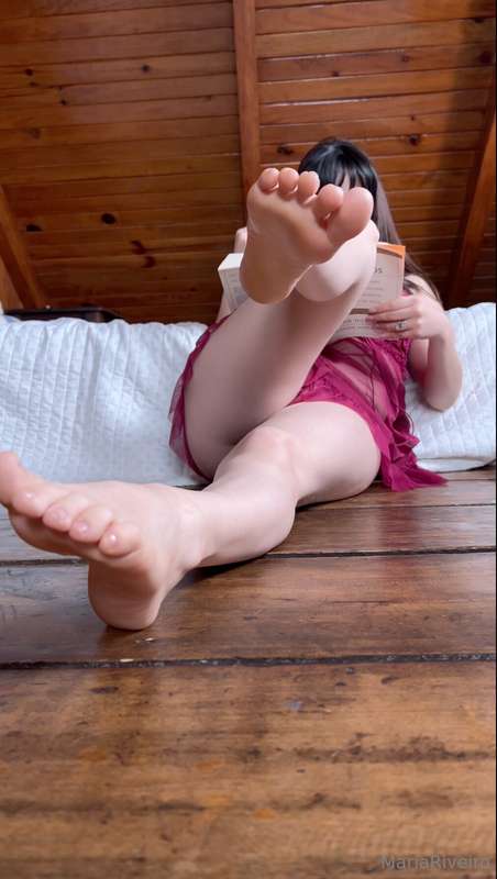 ¿Un besito para mis pies? 🤫