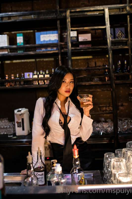 Reupload version due to Onlyfans regulation: Lustful Bartend..