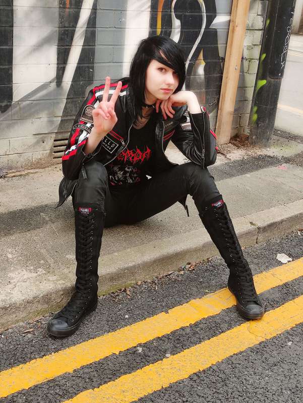 Do you like my new outfit? If you saw me on the street, you'..