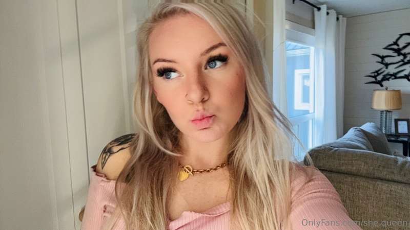 What’s up today daddies?🙈 anyone wanna play tonight?😏 1