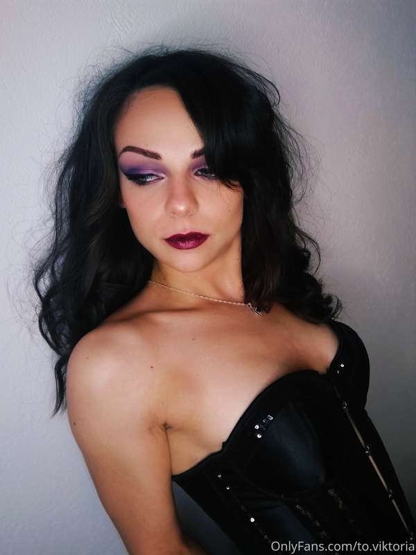 😈