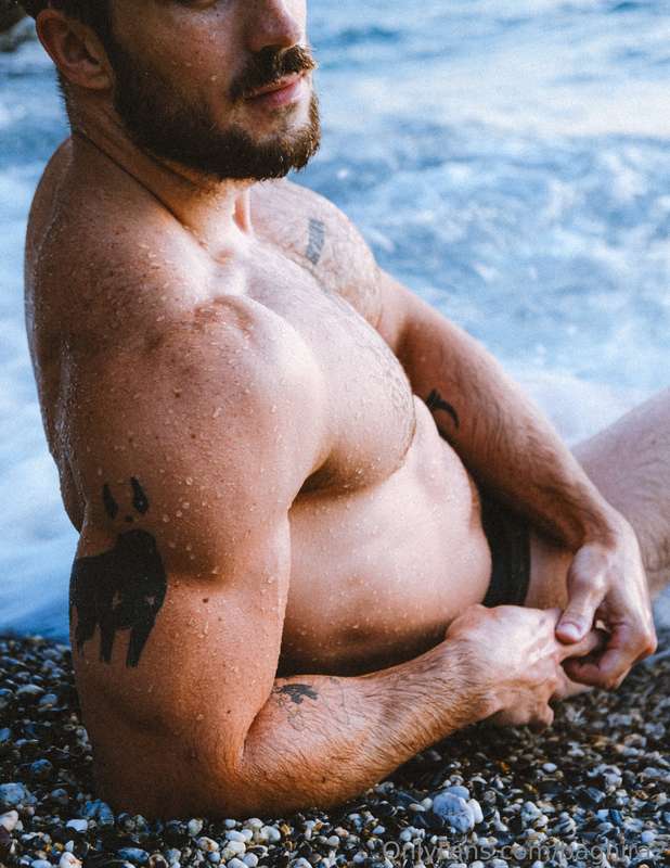 Did a super cool shooting while on vacation🌊. Might be more .. 17