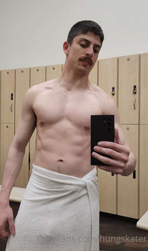 Who wants to sniff/lick my pits before I shower up? 4