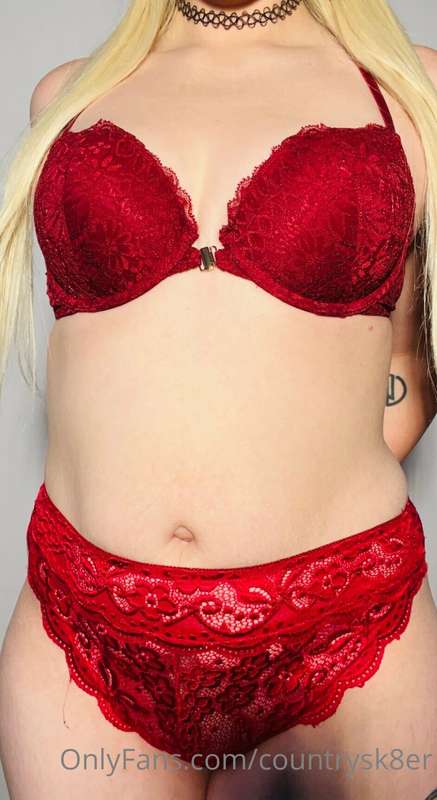 Red is my favorite color with my blonde hair (; 4