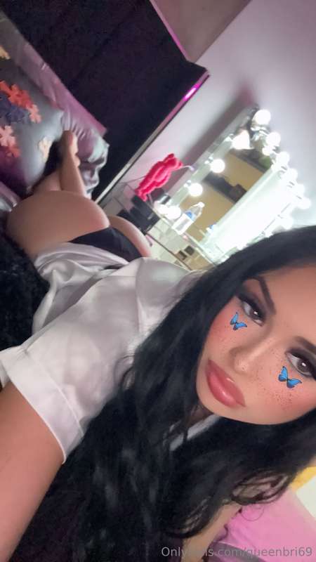 this is how im looking at the screen while i text u