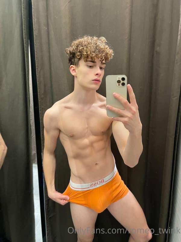 Boxer or naked ? 😜