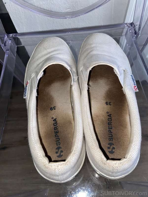 Worn shoe drop: -SHIPPING IN USA ONLY -dm me which pair you ..
