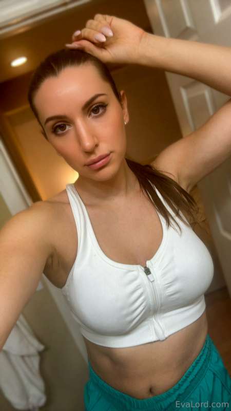 ***Mommy cums a huge load for you after the gym***
I was so ..