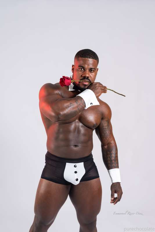 Happy Valentine's Day to all my chocofans 😍🥂🤎.

Feliz día de.. 9