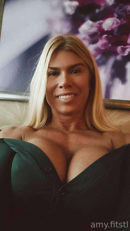 Happy Titty Tuesday 🍒 Subscribe to VIP Page for unlocked TIT..