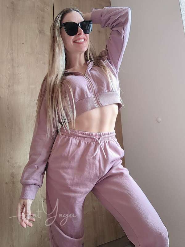 Let's get sweaty together 💦 1