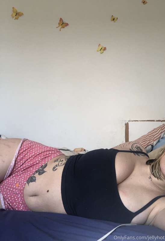 my bed is comfy ;) 5
