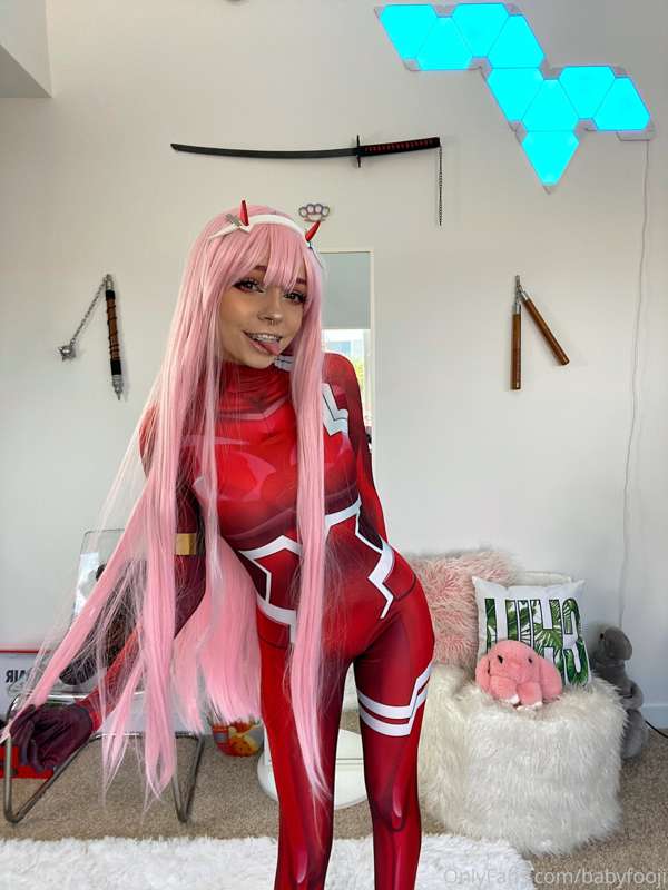 Zero Two set pt. 5 🌸🖤🧠🌩🍭🧸 3