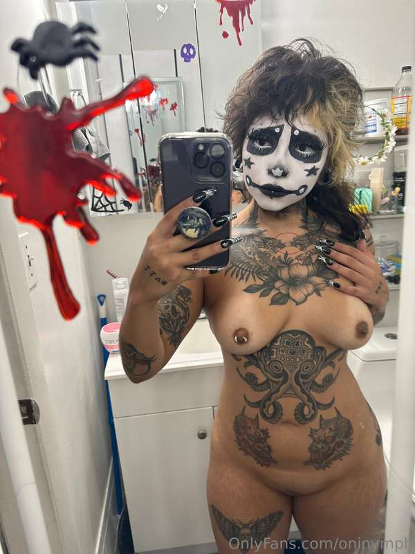 Wanna see me get fucked as a clown? 6
