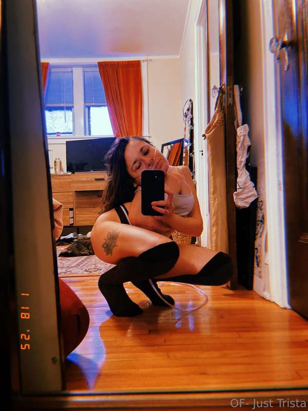 I didn’t forget about you, I promise 🖤 Did you miss me? 😘