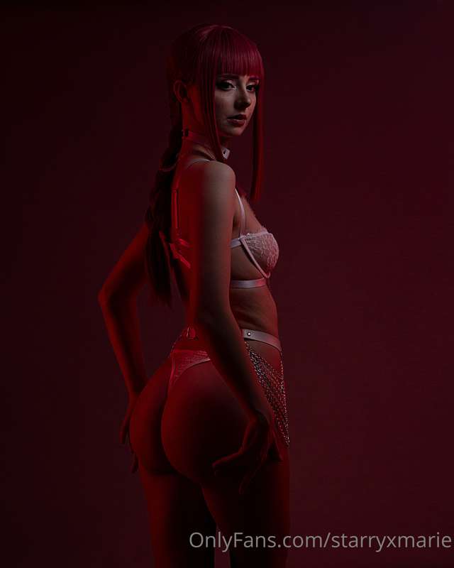 Makima Lingerie Set 

Lace, chains, and moody lighting for t..