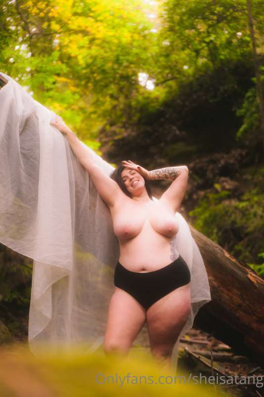 I have some photos shoots coming up and I'd love to buy some.. 1