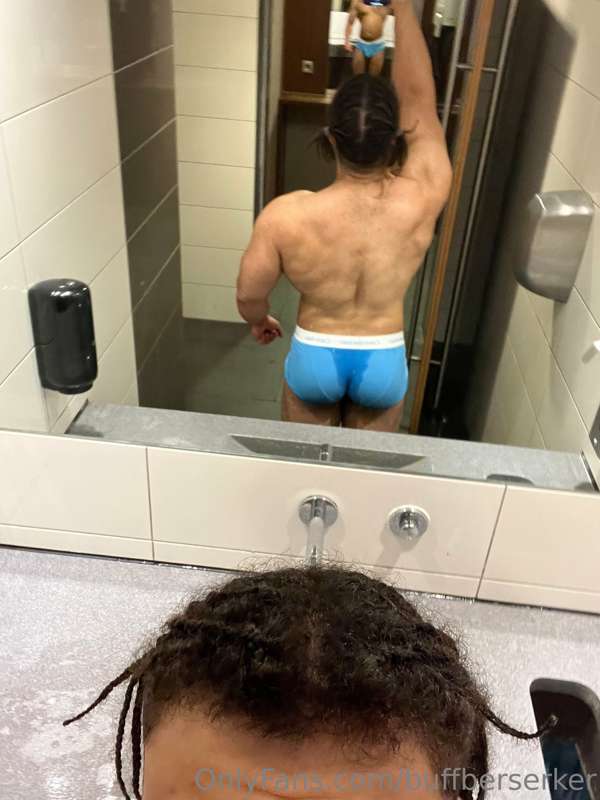 🦍 2