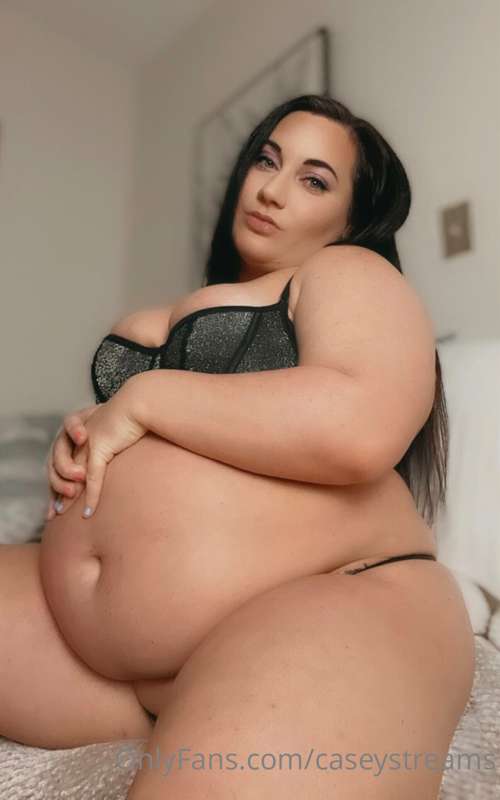 Obsessed with the way my fupa absolutely eats these panties