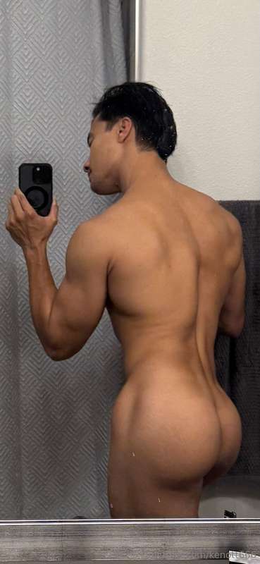 Which one would you touch 1st? 😈🍆🍑 1