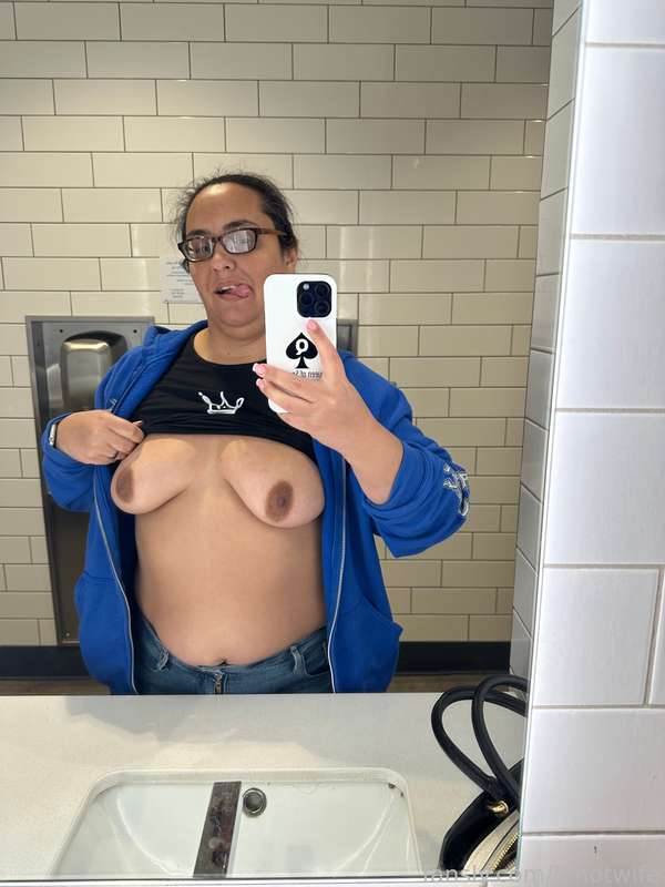 Iehotwife - Fansly - 05 Apr, 2024