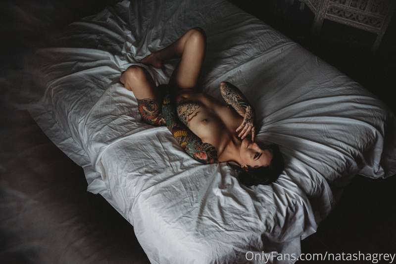 Some shots from my boudoir photoshoot today <3 much more com.. 6