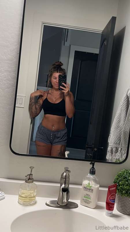 Littlebuffbabe - Onlyfans - 08 May, 2024