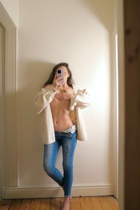 Tip ***$1+*** if you think my ass looked pretty damn good in.. 4