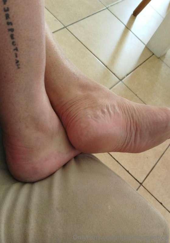 Your first fantasies with my feet… now available. I want to .. 4