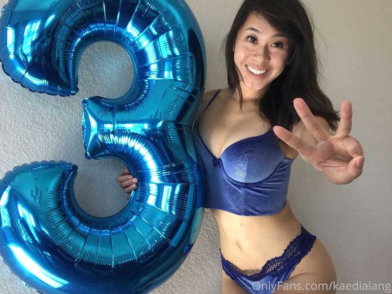 My cammiversary photo set! Wearing my favorite color of cour.. 13