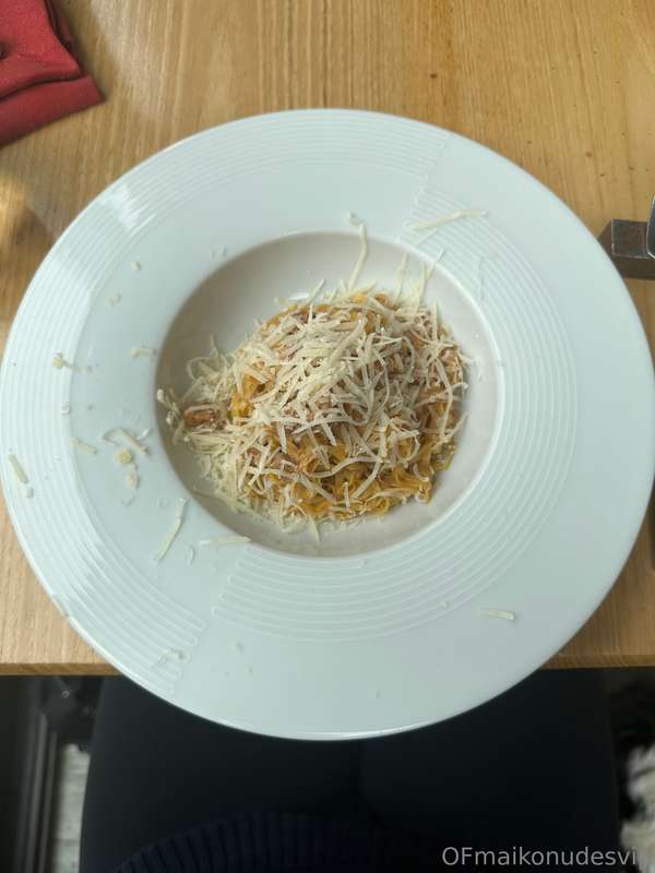 Tits for lunch 🍝 3