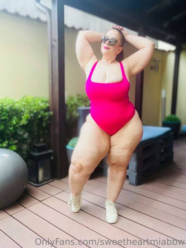 Had to show off this sexy body suit heheh and my sexy body🤣