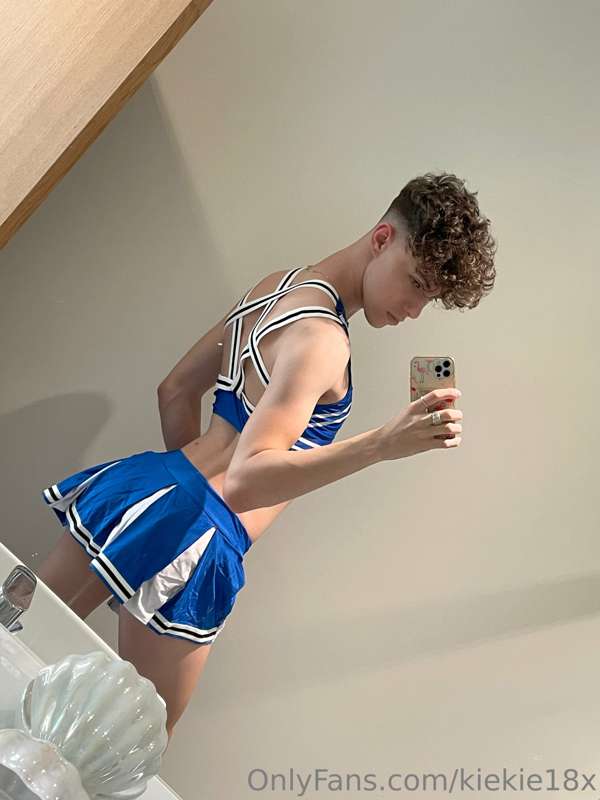 Cheerleader twink 😊🎉 15