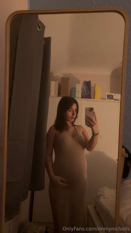 bump is getting bigger 🙈🙈 1