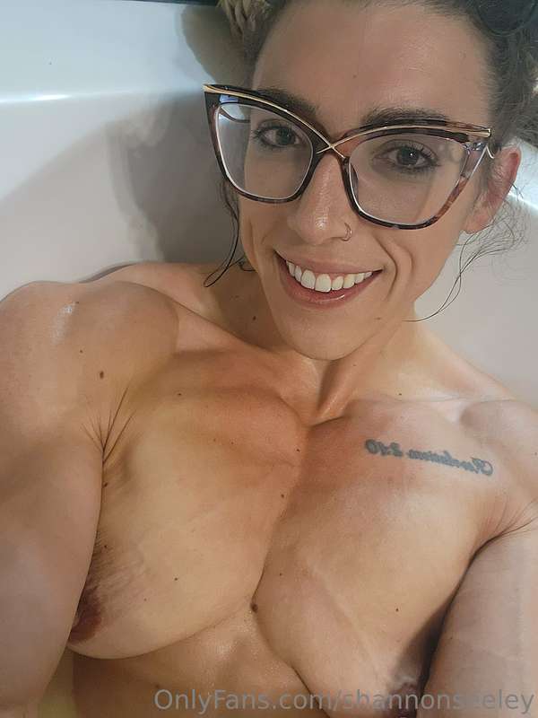 Late night tub relaxing 🛁 3