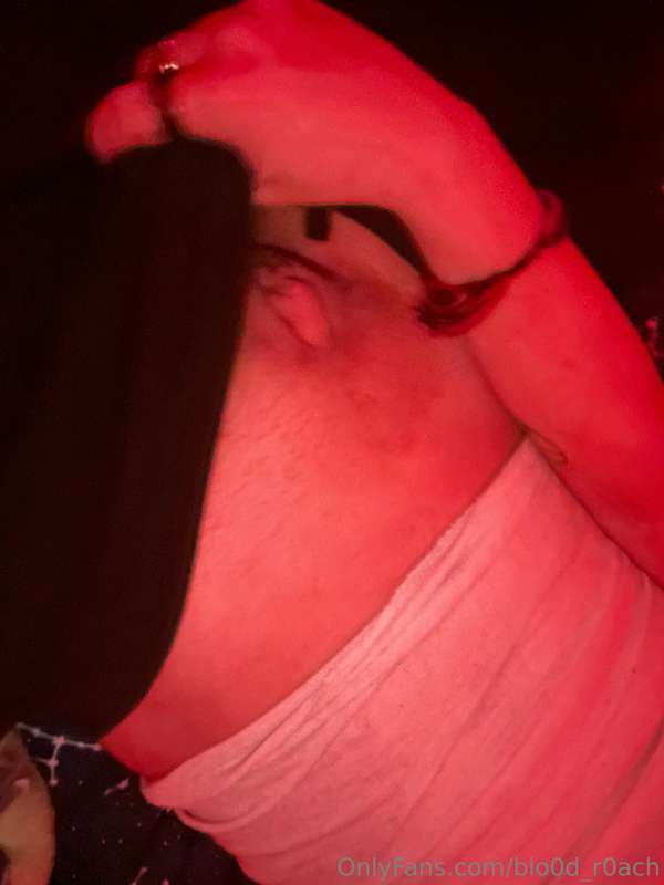 as seen on twitter(@blo0d_nsfw), come suck 😋 3