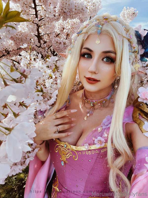 Pink ZeldaCosplay + lingerie lewds for my April Patreon supp.. 2