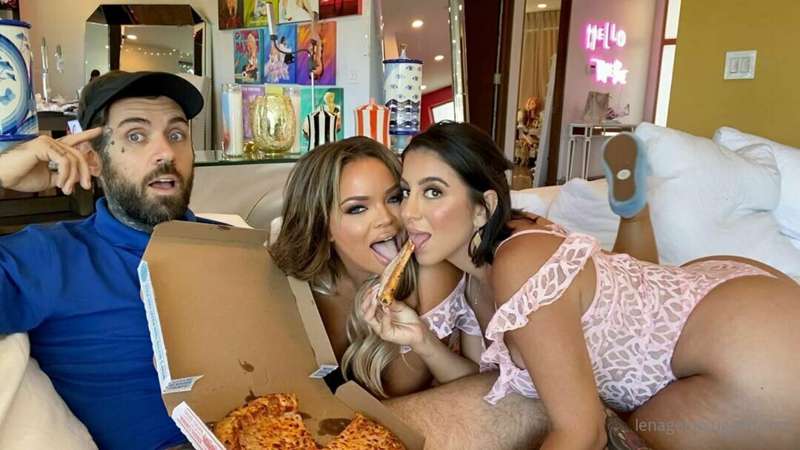 I've been craving some pizza all day 🍕😉 Have you seen @trish..