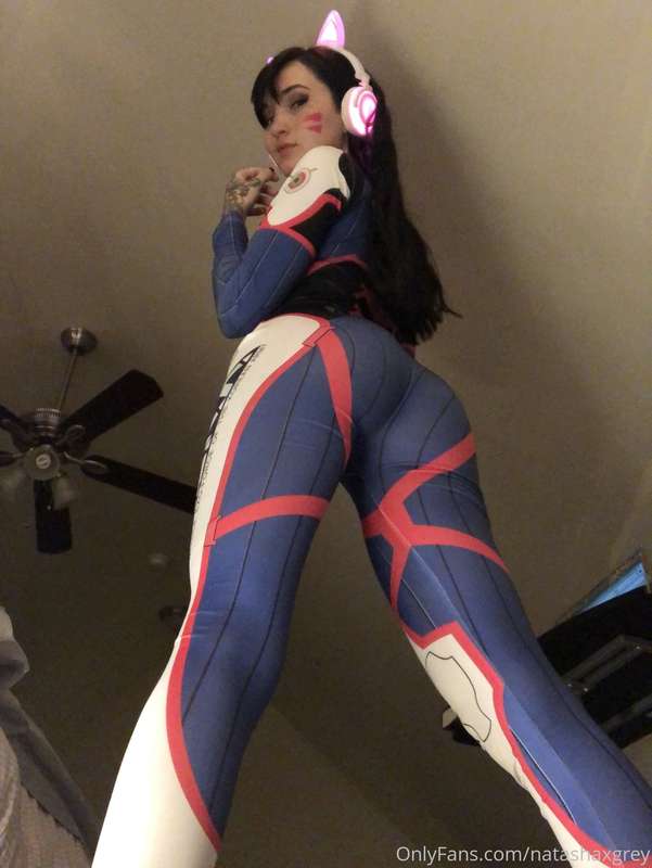 DVA BOOTY! you can’t resist it ;) 3