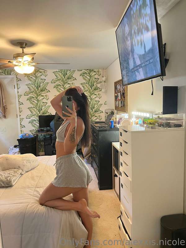 mirror pics have my heart 2